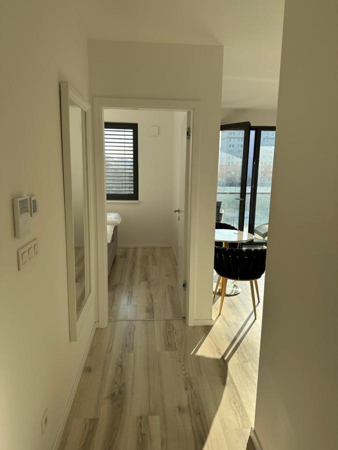 Ein Park Apartment With Free Parking ブラチスラヴァ エクステリア 写真