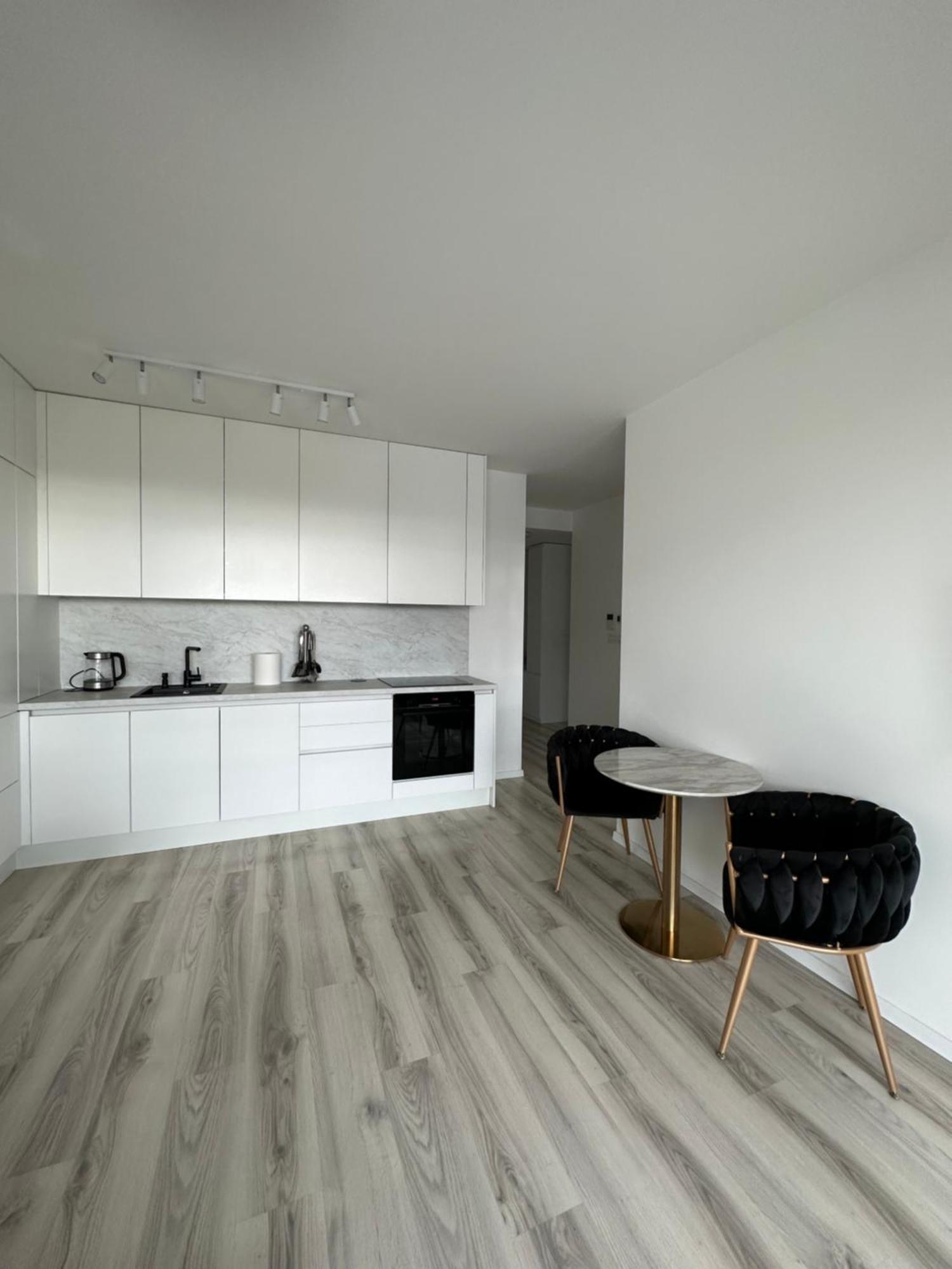 Ein Park Apartment With Free Parking ブラチスラヴァ エクステリア 写真